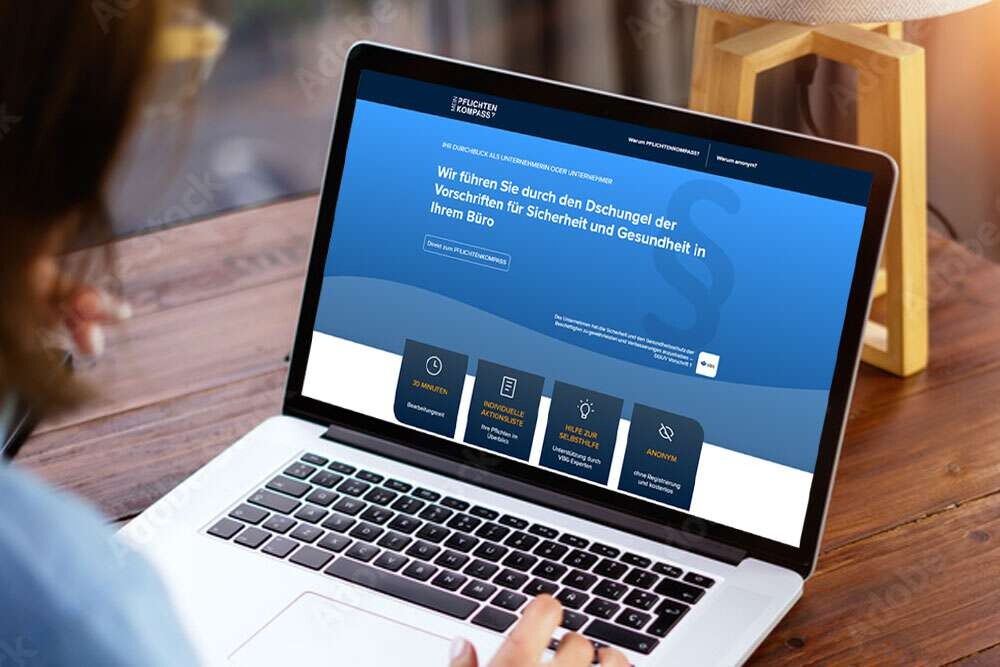 Laptop, im Bildschirm das Tool Pflichtenkompass