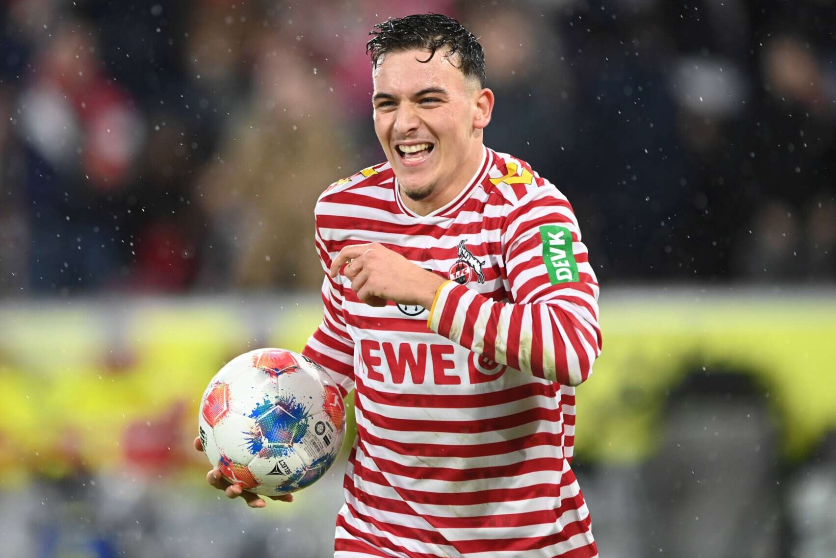 Kölns Said El Mala jubelt nach seinem Tor zum 3:1 in der Bundesliga-Partie gegen den Hamburger SV, 02.11.2025