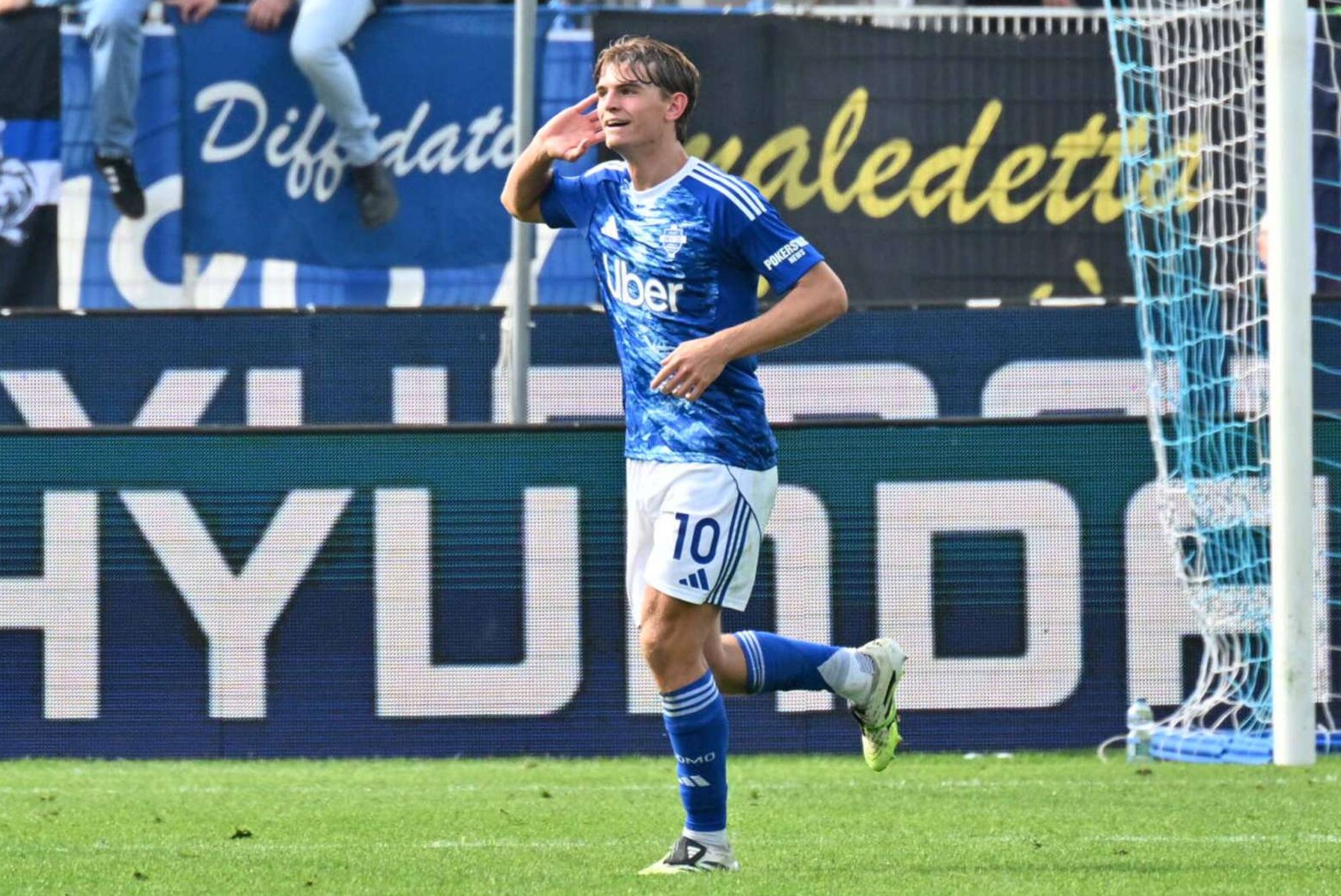 Nico Paz während eines Serie A-Spiels zwischen Como 1907 und Juventus Turin, 19.10.2025