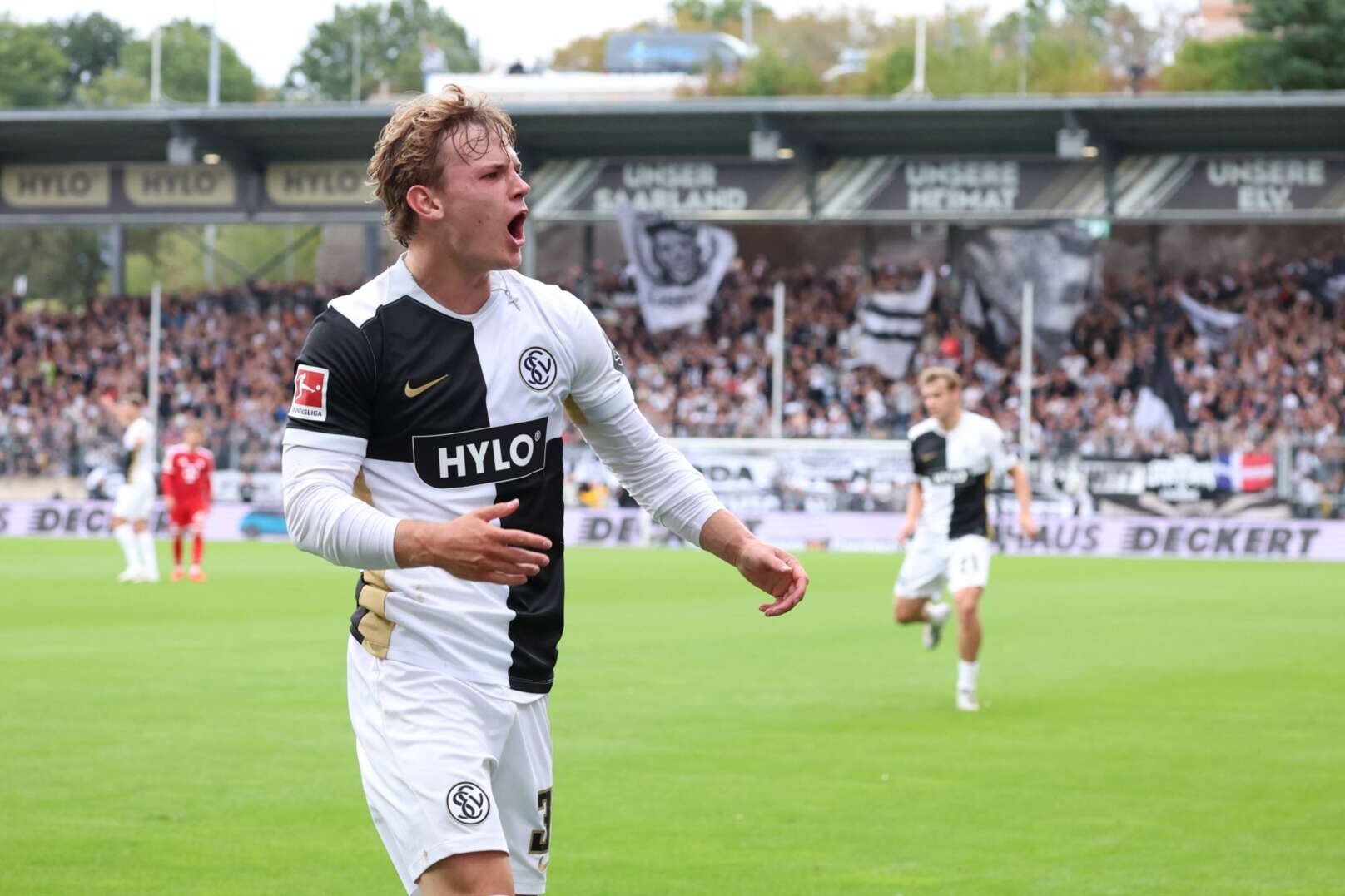 Elversbergs Cole Campbell während der Bundesliga-Partie gegen den FC Bayern München, 13.09.2026