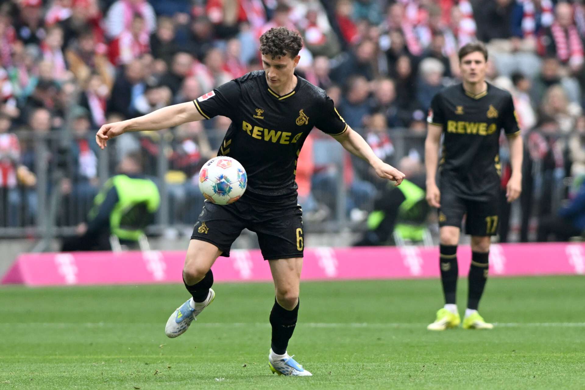 Eric Martel während der Bundesliga-Partie zwischen Bayern München und dem 1. FC Köln, 16.05.2026