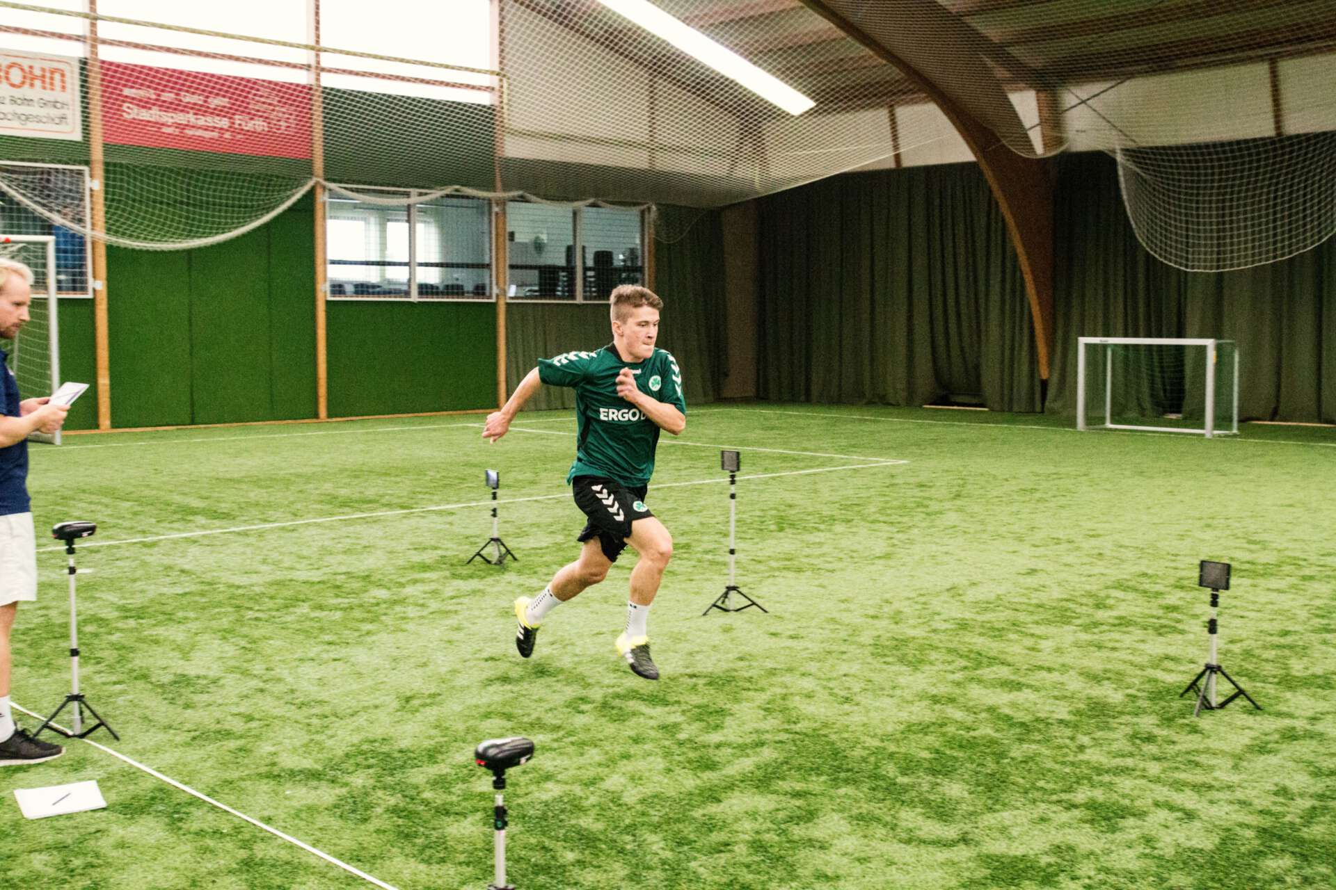 Nachwuchsspieler der Spielvereinigung Greuther Fürth während eines Pre-Injury-Screenings vor der Saison., Motiv für Webseite zu Forschungskooperation