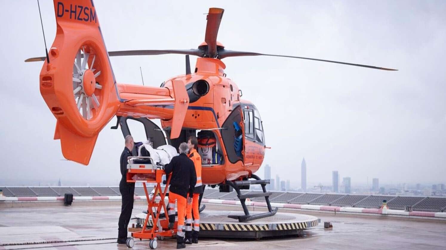 Rettungshubschrauber, Helikopter, Hubschrauber BG-Kliniken, Kliniken