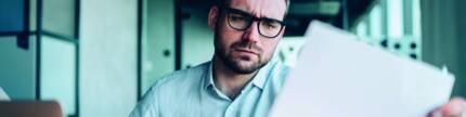 AMS - Arbeitsschutz mit System, VBG-Fachwissen, Begutachtung, Laptop, Büroarbeit, Checkliste
