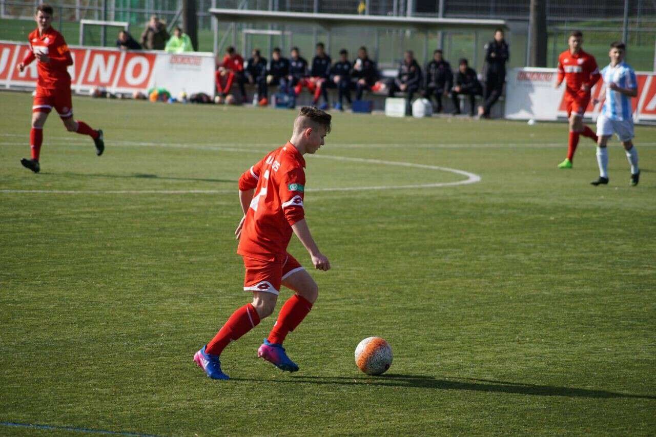 Nachwuchsspieler Mika Höning (Wehen Wiesbaden)