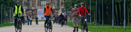 Dresden – Verkerssituationen mit beteiligten Radfahrern. Auftragsarbeit mit Beschäftigten der BV Dresden als Modellen.