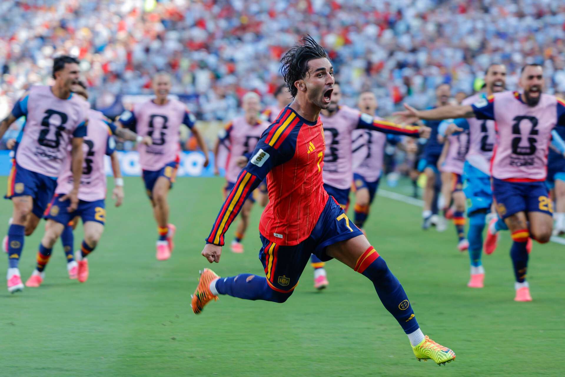 Ferran Torres feiert seinen Siegtreffer zum 1:0  für Spanien beim WM-Finalspiel gegen Argentinien, 19.07.2026. 