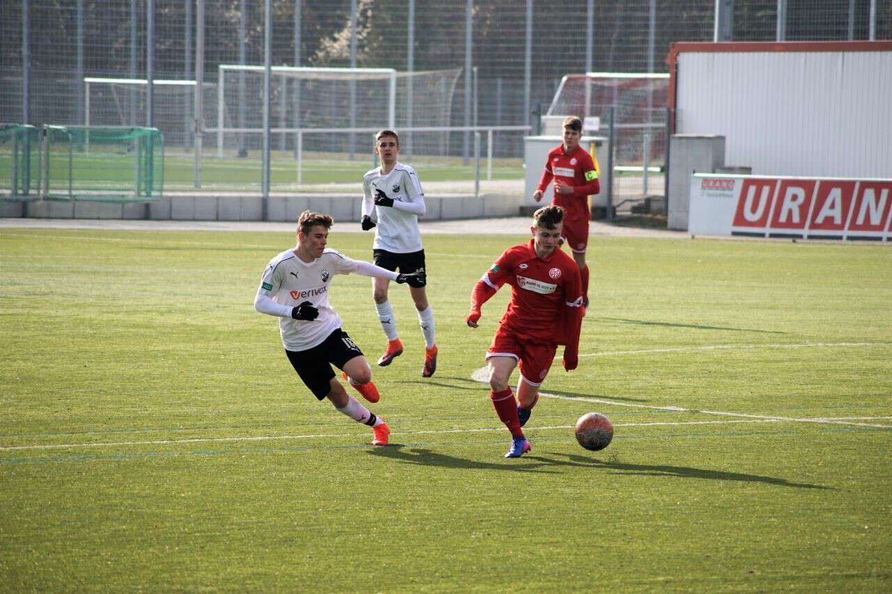 Nachwuchsspieler Mika Höning (Wehen Wiesbaden)