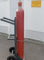 Brennender Papierkorb