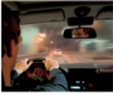 Autofahrer am Lenkrad