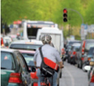 Stau vor roter Ampel