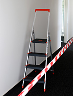 Absperrung des Arbeitsbereiches beim Arbeiten auf Leitern