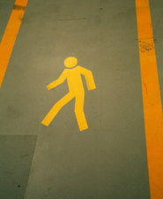 Gekennzeichneter Fußgängerweg