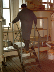 Treppenüberstieg an Maschinenanlage